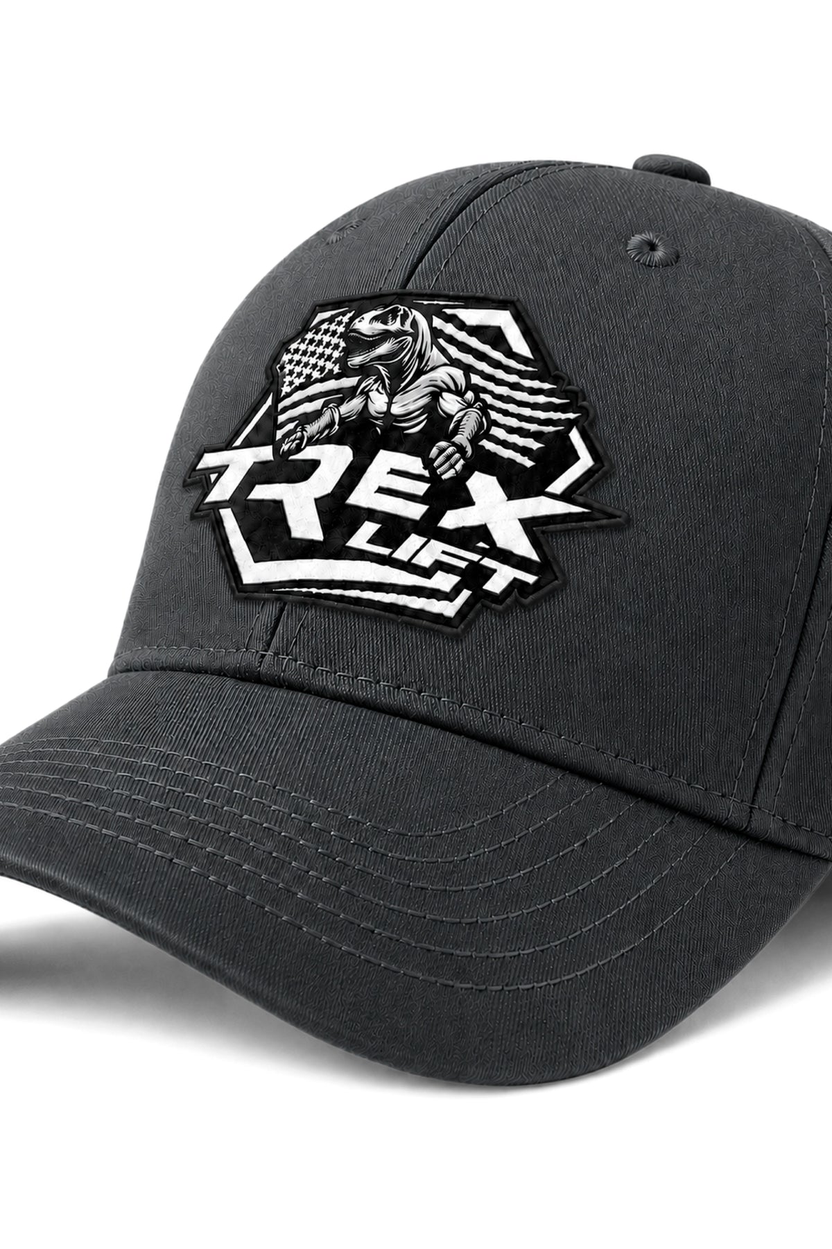 Detalhe da logo preta frontal do Boné Dad Hat T-Rex Lift chumbo