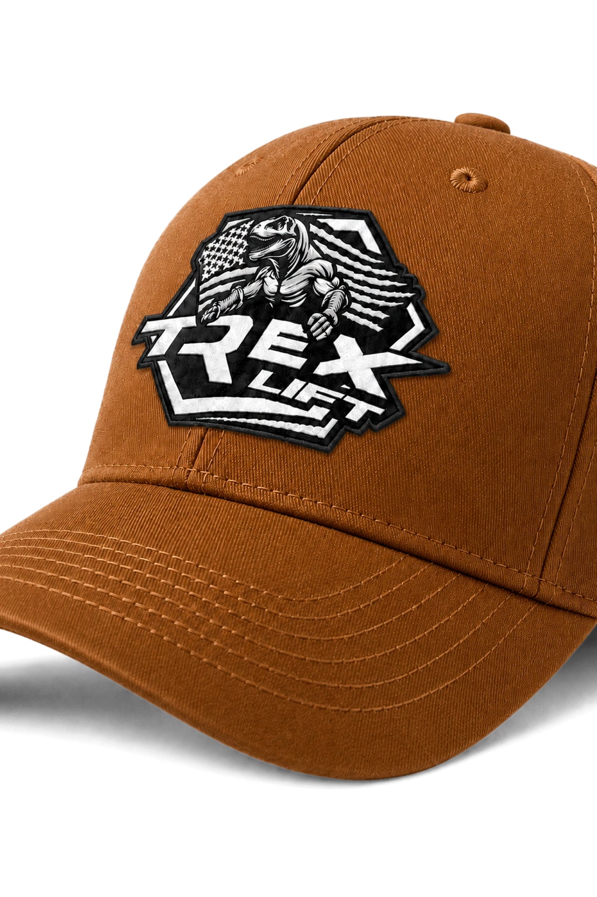Detalhe da logo preta frontal do Boné Dad Hat T-Rex Lift marrom