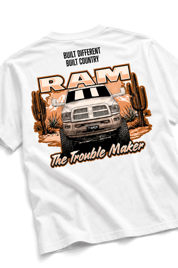 Detalhe em ângulo da estampa traseira da Camiseta T-Rex Lift Ram CS branca adulto